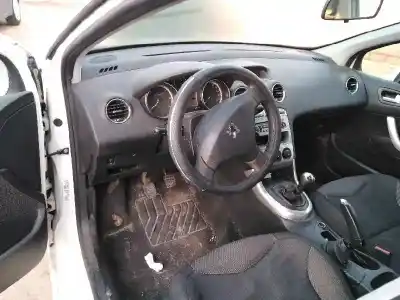 Veículo de Sucata peugeot 308 confort do ano 2009 alimentado 9hz