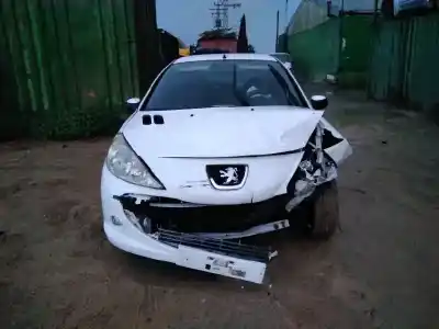 Véhicule à la ferraille PEUGEOT 206+ Básico de l'année 2011 alimenté HFV/HF01