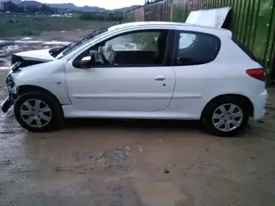 Veículo de Sucata peugeot 206+ básico do ano 2011 alimentado hfv/hf01