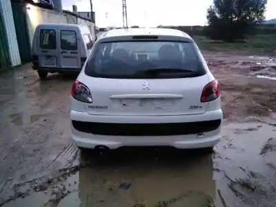 Veículo de Sucata peugeot 206+ básico do ano 2011 alimentado hfv/hf01