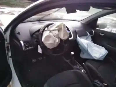 Veículo de Sucata peugeot 206+ básico do ano 2011 alimentado hfv/hf01