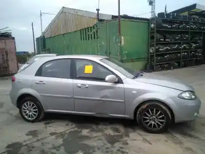 Sloopvoertuig chevrolet lacetti cdx van het jaar 2005 aangedreven f16d3-g