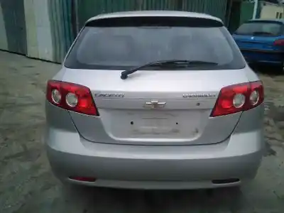 Sloopvoertuig chevrolet lacetti cdx van het jaar 2005 aangedreven f16d3-g