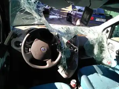 Veicolo di demolizione fiat panda (169) 1.2 8v dynamic dell'anno 2005 alimentato 188a4000