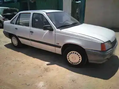 Veículo de Sucata opel kadett e beauty berlina do ano 1990 alimentado 17d