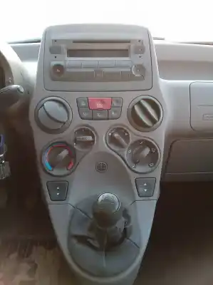 Veicolo di demolizione fiat panda (169) 1.2 8v dynamic dell'anno 2006 alimentato 188a4000