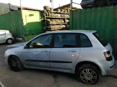 Véhicule à la ferraille fiat stilo (192) 1.9 jtd / 1.9 jtd 115 active de l'année 2002 alimenté 192a1000
