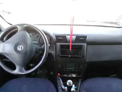 Véhicule à la ferraille fiat stilo (192) 1.9 jtd / 1.9 jtd 115 active de l'année 2002 alimenté 192a1000