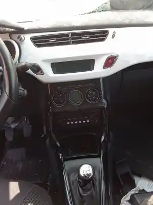 Sloopvoertuig citroen c3 attraction van het jaar 2013 aangedreven 8h01 / 8hr