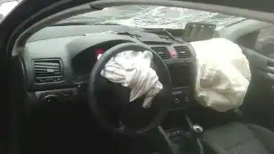 Veículo de Sucata volkswagen golf v berlina (1k1) highline do ano 2005 alimentado bkc