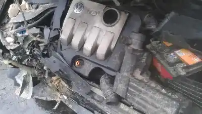 Veículo de Sucata volkswagen golf v berlina (1k1) highline do ano 2005 alimentado bkc