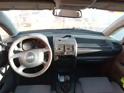Veicolo di demolizione audi a2 (8z) 1.4 16v dell'anno 2001 alimentato aua