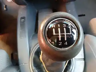 Veicolo di demolizione audi a2 (8z) 1.4 16v dell'anno 2001 alimentato aua