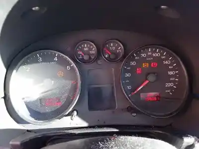 Veicolo di demolizione audi a2 (8z) 1.4 16v dell'anno 2001 alimentato aua