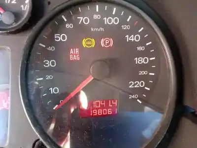 Veicolo di demolizione audi a2 (8z) 1.4 16v dell'anno 2001 alimentato aua