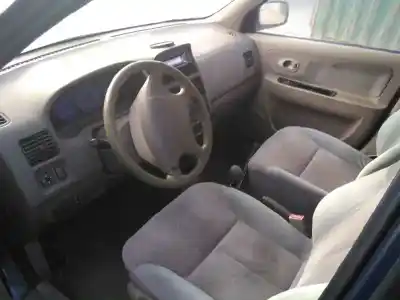 Sloopvoertuig kia carens 1.8 ls monovolumen van het jaar 2000 aangedreven tb