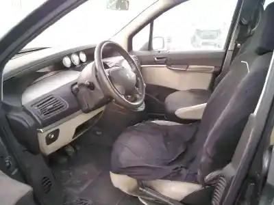 Scrapping Vehicle peugeot 807 st pack of the year 2005 powered 4hw