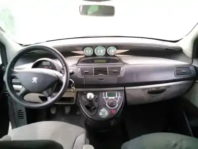 Scrapping Vehicle peugeot 807 st pack of the year 2005 powered 4hw