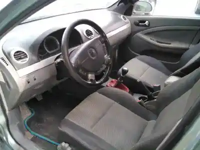 Sloopvoertuig chevrolet lacetti cdx van het jaar 2007 aangedreven f16d3-g