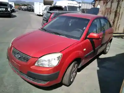 Vehicul casat kia rio 1.5 crdi al anului 2006 alimentat d4fa