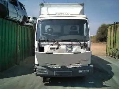 Veicolo di demolizione NISSAN ATLEON 110 dell'anno 2005 alimentato BD30D