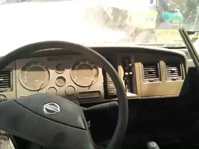 Veicolo di demolizione nissan atleon 110 dell'anno 2005 alimentato bd30d