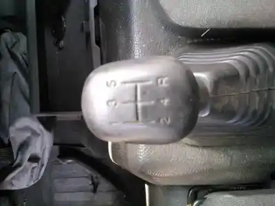 Veicolo di demolizione nissan atleon 110 dell'anno 2005 alimentato bd30d