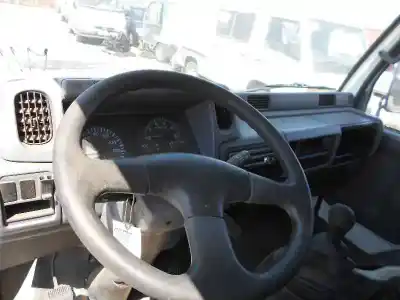 Sloopvoertuig nissan cabstar e 3.0d van het jaar 2000 aangedreven bd30d