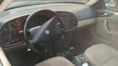 Veículo de Sucata saab 9-3 berlina 2.2 tid do ano 2001 alimentado d223l