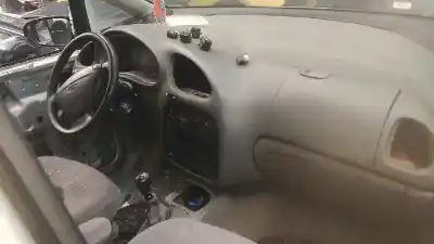 Vehicul casat ford galaxy (vx) 1.9 tdi cat al anului 1998 alimentat afn