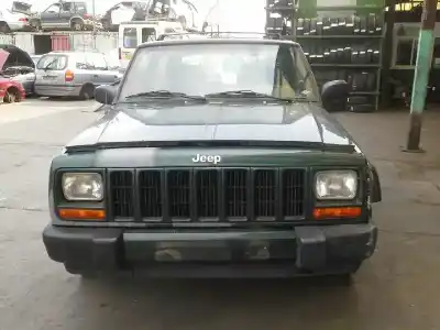 Veicolo di demolizione CHRYSLER JEEP CHEROKEE (J) 2.5 TD dell'anno 2001 alimentato ADD85C12518