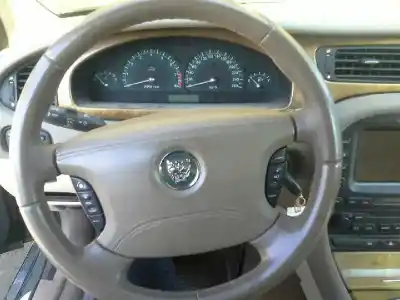 Scrapping Vehicle jaguar s-type 2.5 v6 executive of the year 2003 powered 1b