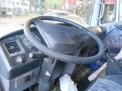 Veicolo di demolizione nissan atleon 110 dell'anno 2001 alimentato bd30d