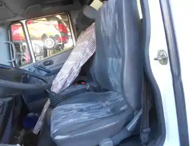 Veicolo di demolizione nissan atleon 110 dell'anno 2001 alimentato bd30d