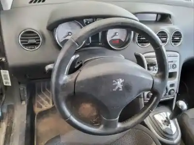 Veículo de Sucata peugeot 308 sport do ano 2008 alimentado 9hz o 9h01