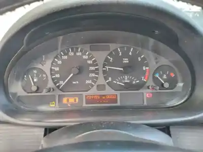 Vehicul casat bmw serie 3 berlina (e46) 318i al anului 2002 alimentat n42b20a