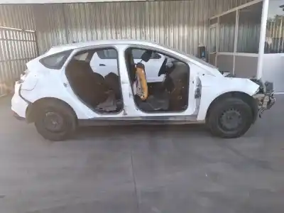 Vehicul casat ford focus lim. trend al anului 2015 alimentat xxda