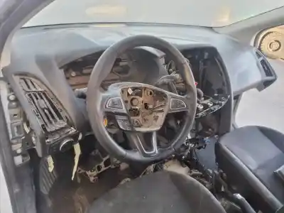 Vehicul casat ford focus lim. trend al anului 2015 alimentat xxda