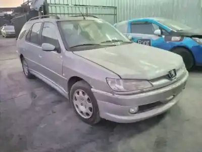 Vehicul casat peugeot 306 break boulebard al anului 2000 alimentat wjz