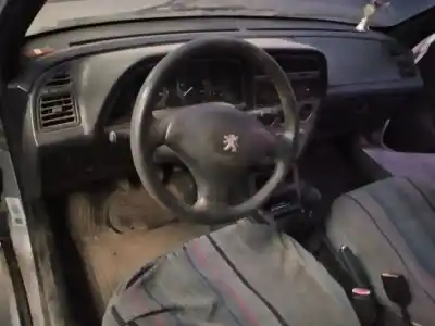 Vehicul casat peugeot 306 break boulebard al anului 2000 alimentat wjz