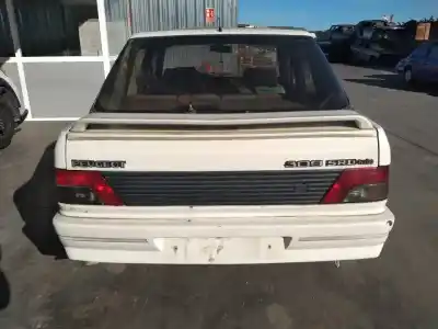 Véhicule à la ferraille peugeot 309 srdt de l'année 1991 alimenté a8b