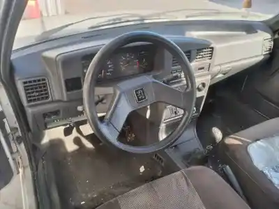 Véhicule à la ferraille peugeot 309 srdt de l'année 1991 alimenté a8b