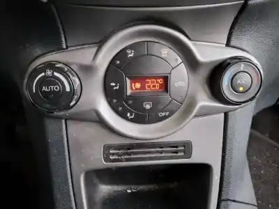 Véhicule à la ferraille ford fiesta (cb1) trend de l'année 2010 alimenté spjc