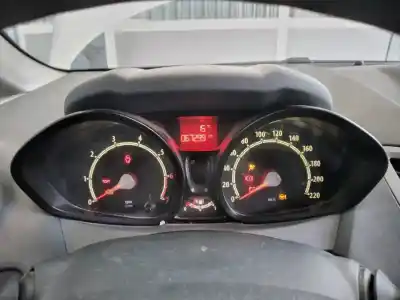 Véhicule à la ferraille ford fiesta (cb1) trend de l'année 2010 alimenté spjc