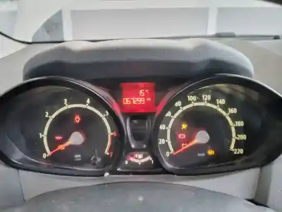 Véhicule à la ferraille ford fiesta (cb1) trend de l'année 2010 alimenté spjc