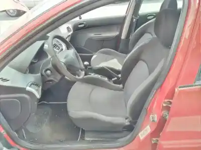 Véhicule à la ferraille peugeot 206+ básico de l'année 2009 alimenté hfx