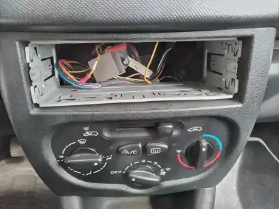 Véhicule à la ferraille peugeot 206+ básico de l'année 2009 alimenté hfx