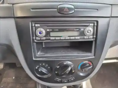 Véhicule à la ferraille chevrolet lacetti se de l'année 2005 alimenté f14d3