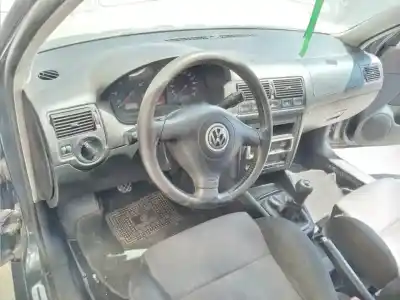 Verschrottungsfahrzeug volkswagen golf iv berlina (1j1) 25 aniversario des jahres 2001 angetrieben asv