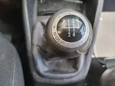 Verschrottungsfahrzeug volkswagen golf iv berlina (1j1) 25 aniversario des jahres 2001 angetrieben asv